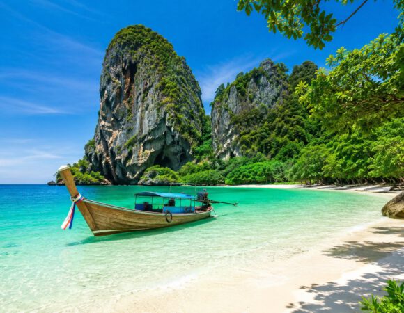Phuket y Koh Phi Phi: playas e islas para combinar con Vietnam
