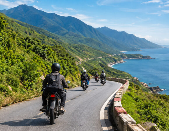 tour en moto por Vietnam: montañas, costa y vida local auténtica